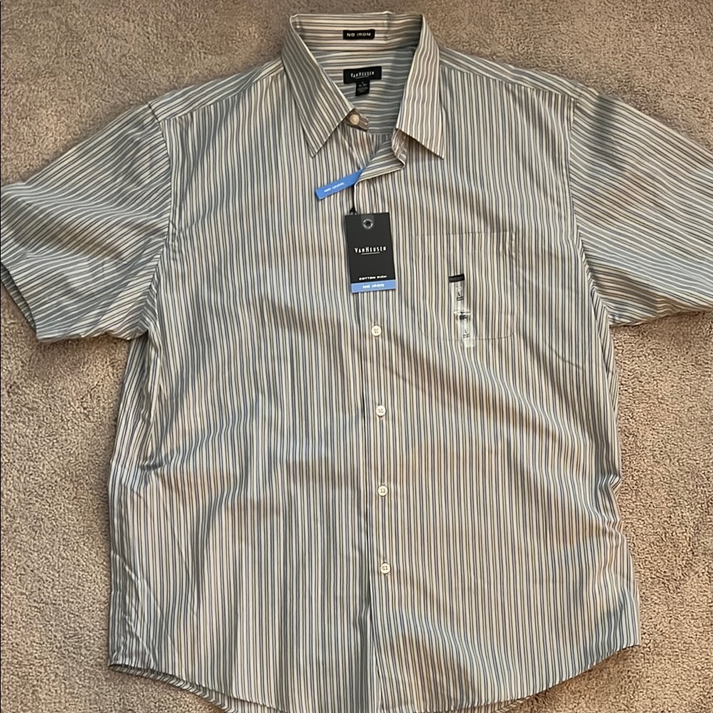 NWT-Vintage Van Heusen Striped Short Sleeve Casual Button Down Shirt- size Large